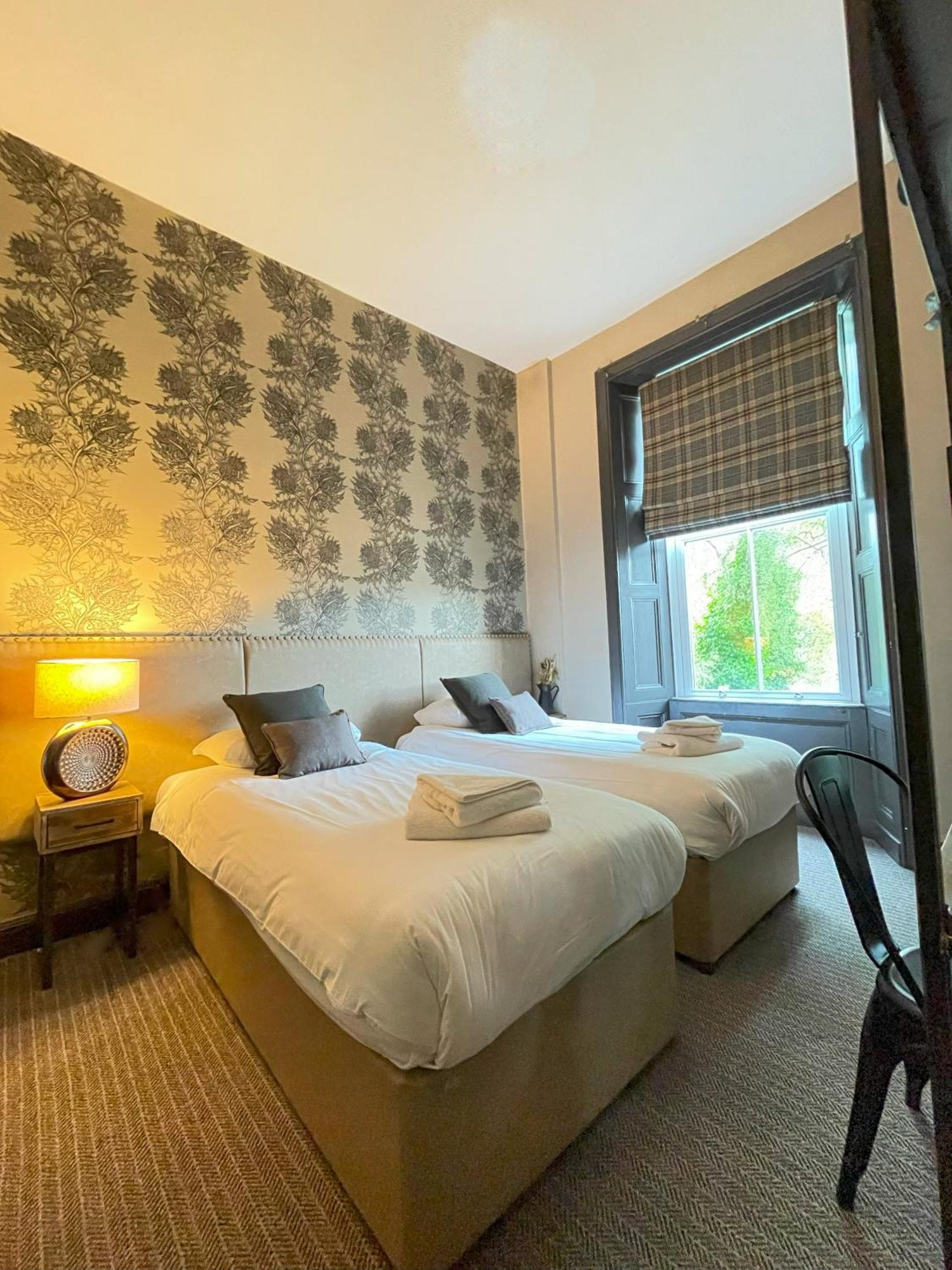 Traquair Arms Hotel Innerleithen Extérieur photo
