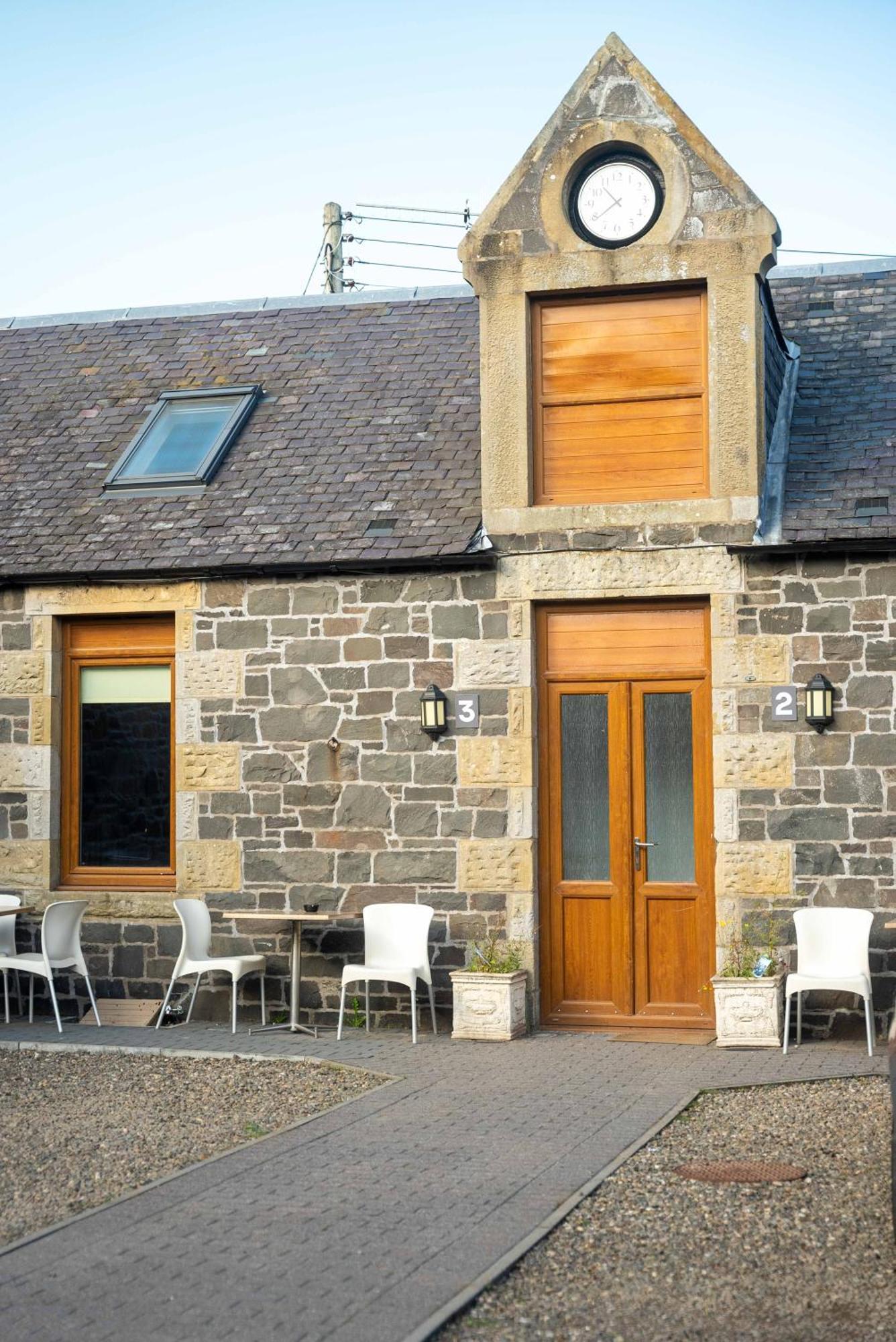 Traquair Arms Hotel Innerleithen Extérieur photo