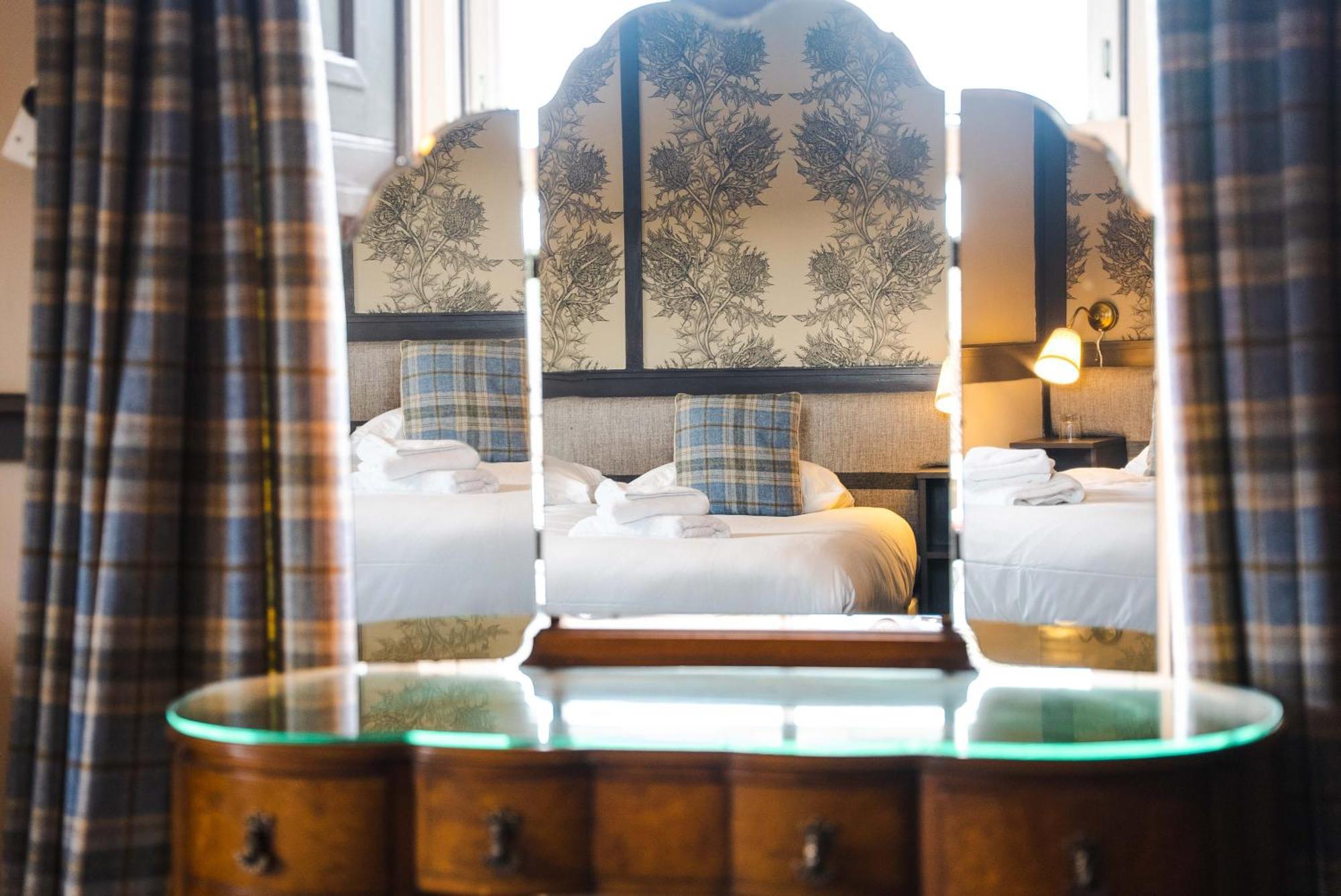 Traquair Arms Hotel Innerleithen Extérieur photo