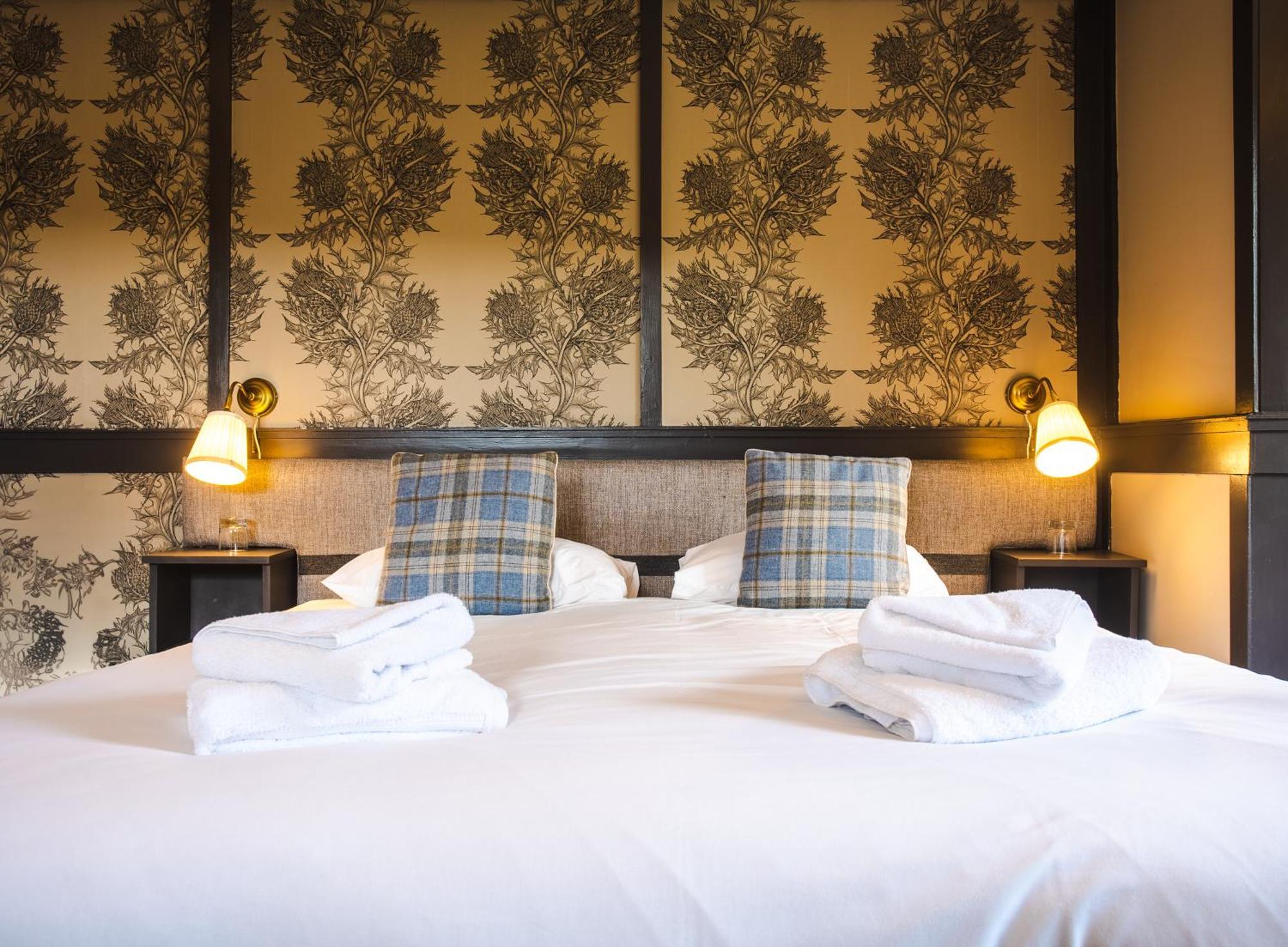 Traquair Arms Hotel Innerleithen Extérieur photo