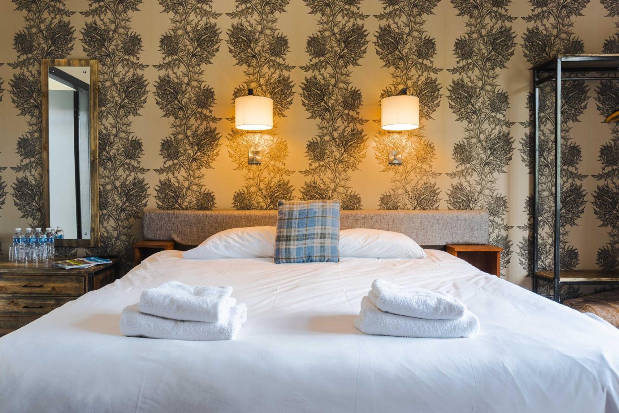 Traquair Arms Hotel Innerleithen Extérieur photo