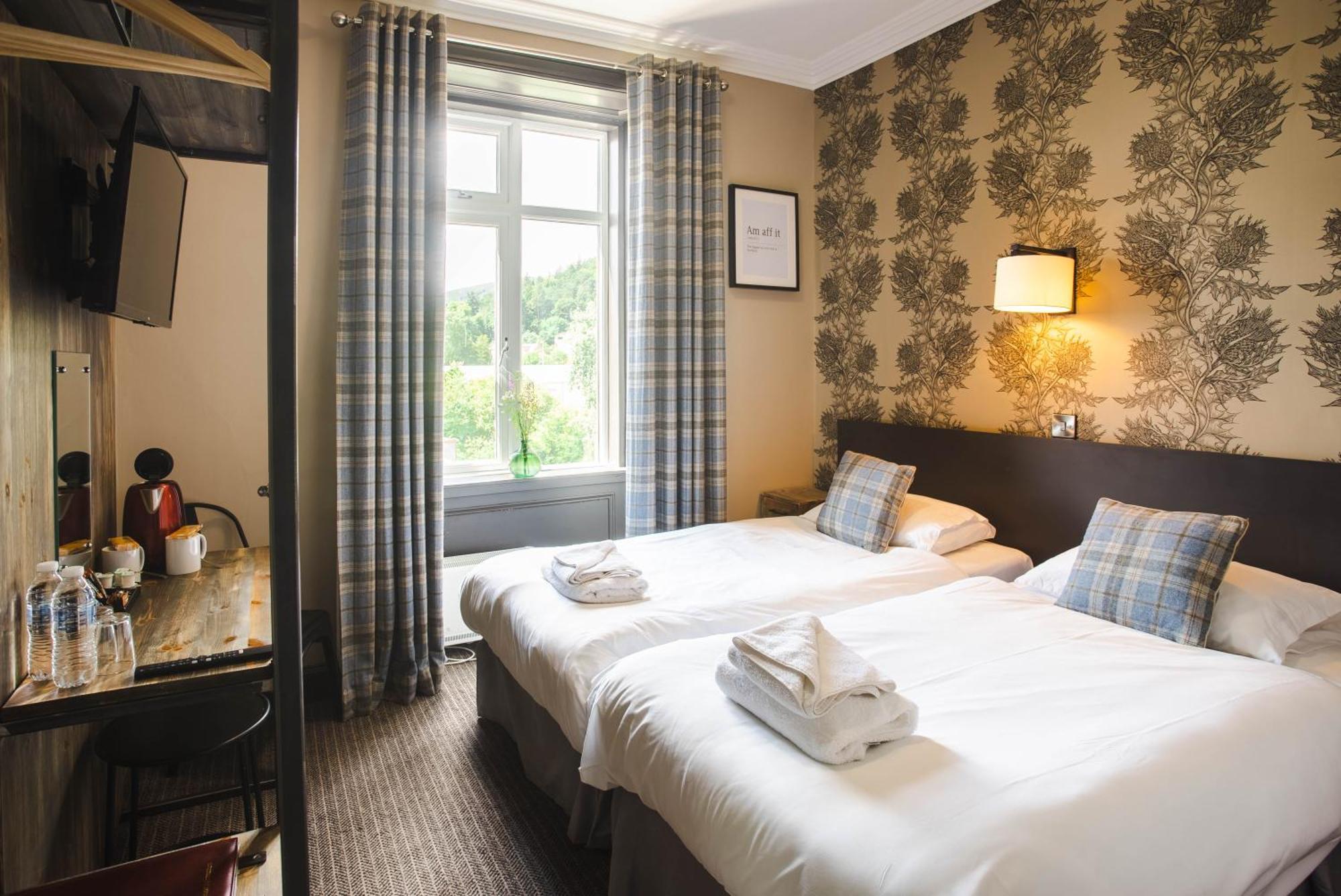 Traquair Arms Hotel Innerleithen Extérieur photo