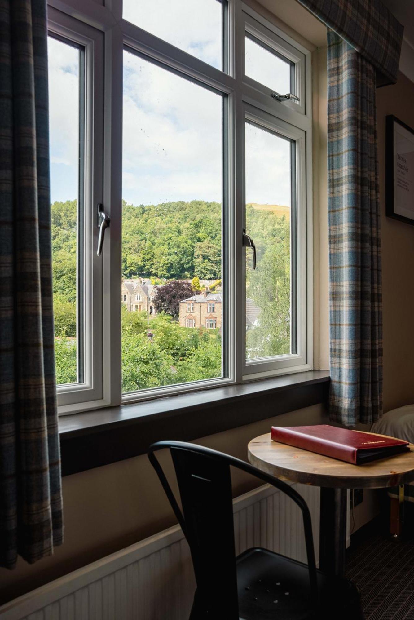 Traquair Arms Hotel Innerleithen Extérieur photo